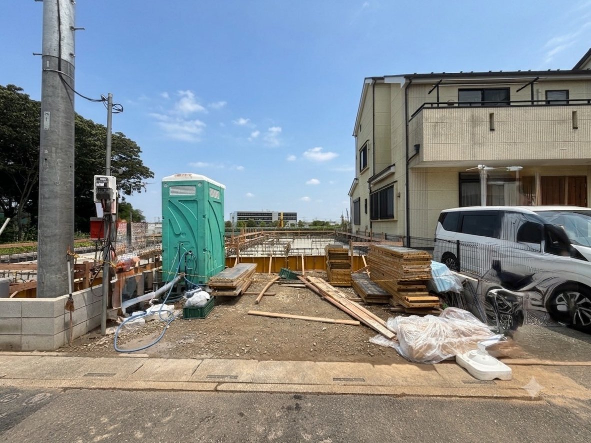 周辺環境とのコラボレーションにより明るい空間を演出。(令和8年7月撮影)