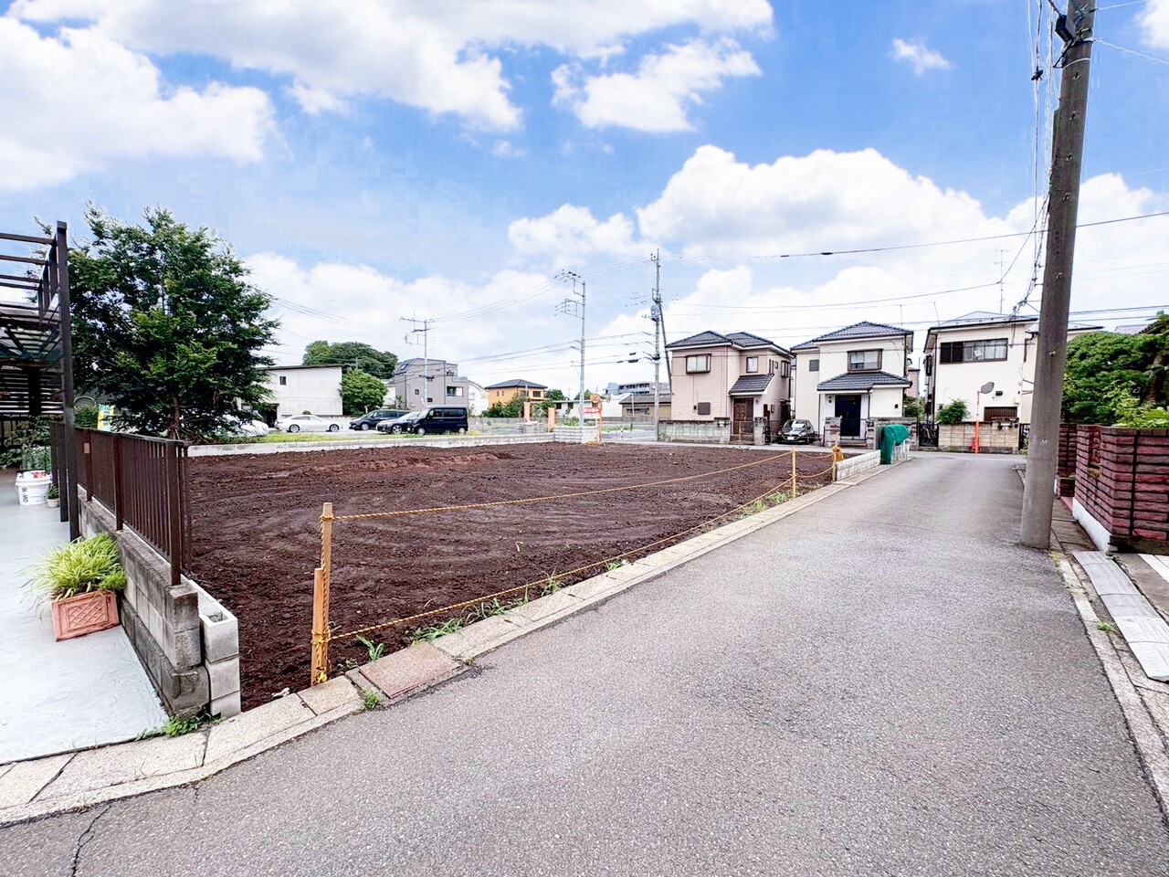 １８帖のLDKにはパントリーを設置し、食品や生活用品などスムーズに収納できます。(令和8年6月 撮影)