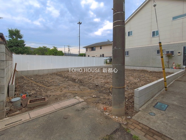 草加市新里町