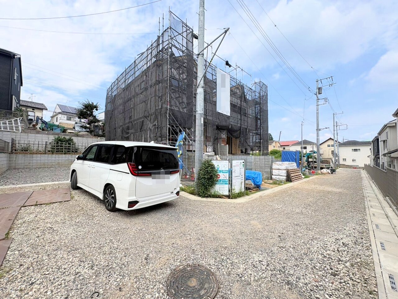 ここに住まう方へ、余すこと無く太陽の恵みを届けられるように。(令和8年7月撮影)