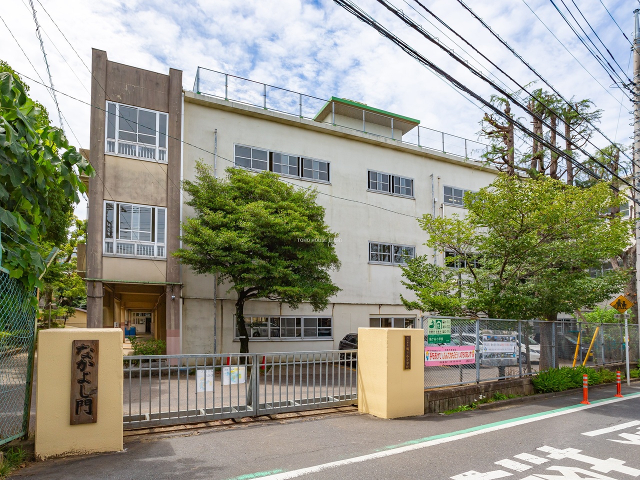 鳩ヶ谷小学校まで約800m