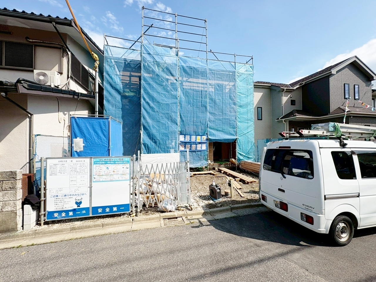 岩槻駅徒歩12分、ゆとりの敷地35坪以上の整形地です。4LDKのゆとりある間取り。(令和8年6月 撮影)