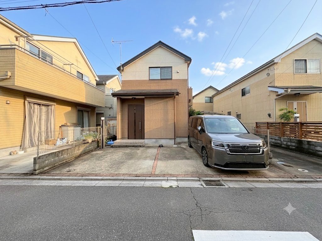 公道面の敷地36坪以上、全室南向きで明るいお住まいです。