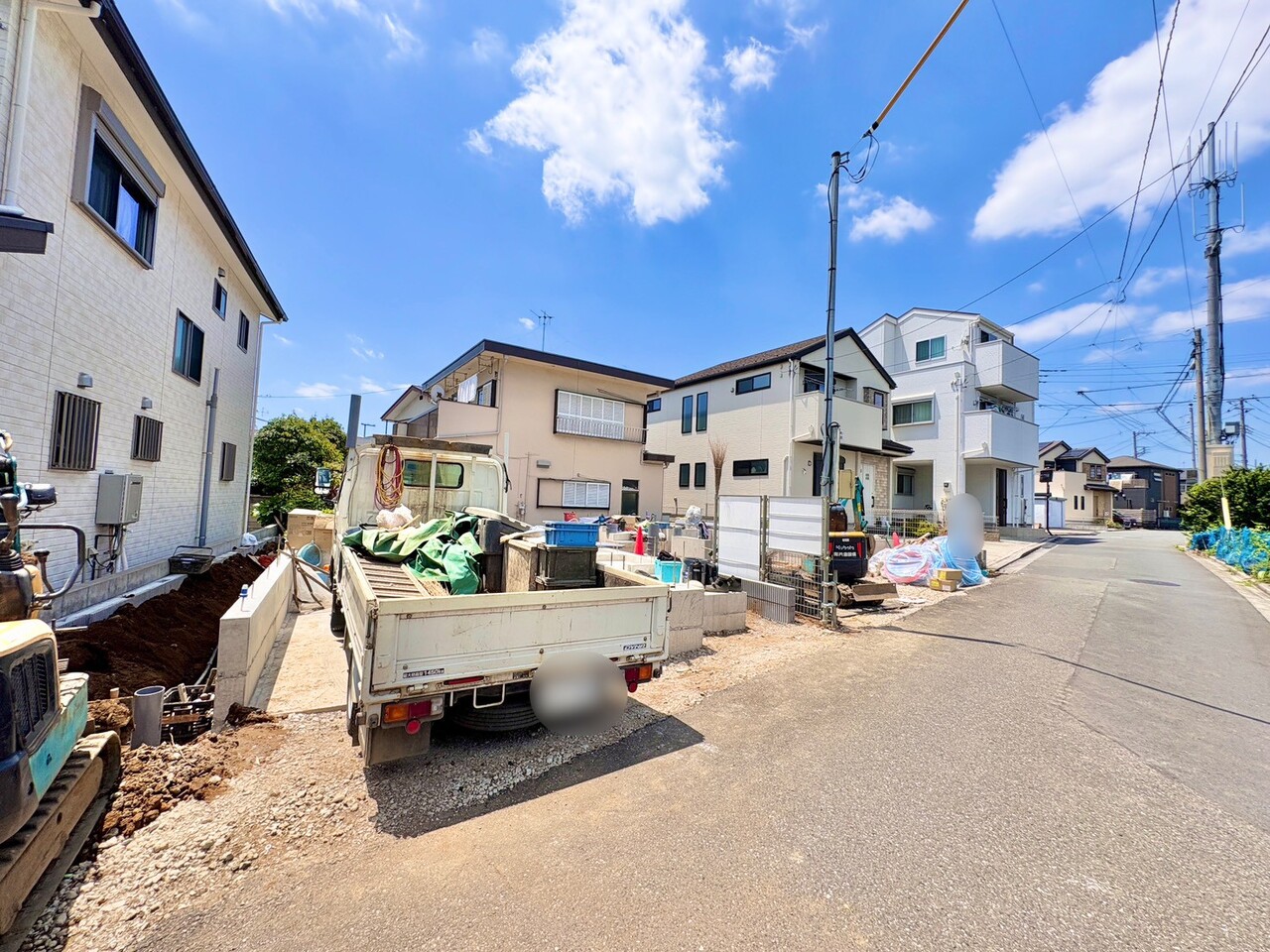 買い物施設まで徒歩圏内で便利な立地。(令和8年7月撮影)