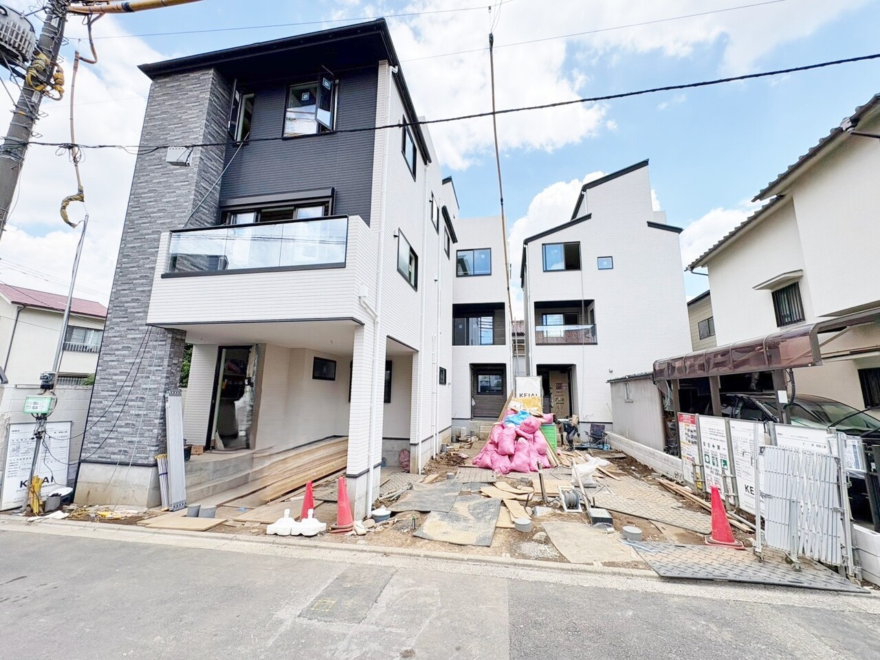 ２階リビングのレイアウトは空間を開放的に見せてくれます。(令和8年8月撮影)