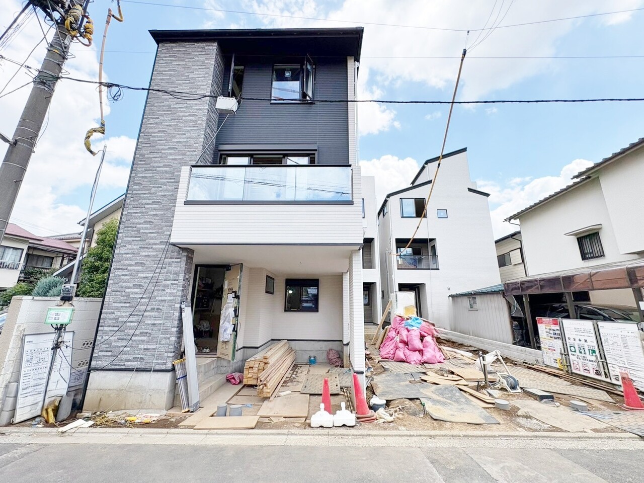 駅まで距離が近く、移動時間を大幅に短縮できます。(令和8年8月 撮影)