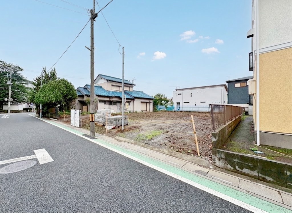 太陽光パネル・地震に強い制震ダンパー標準装備です。(令和8年6月 撮影)