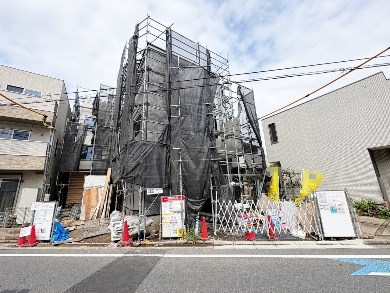 リビングには床暖房を完備しました。寒い季節も足元からぽかぽかです。(令和8年9月撮影)