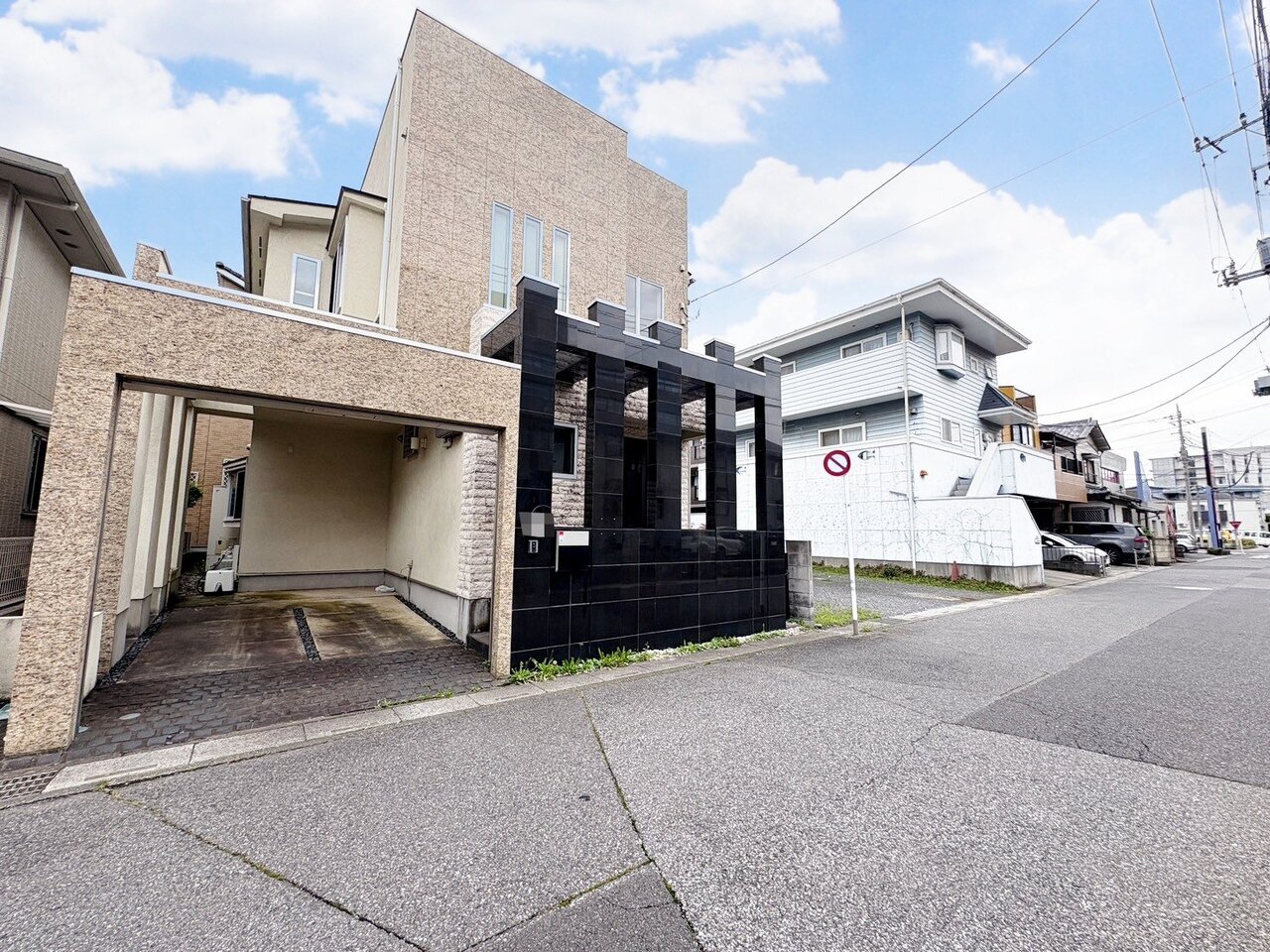 大理石のLDKは広々29帖超の大空間です。