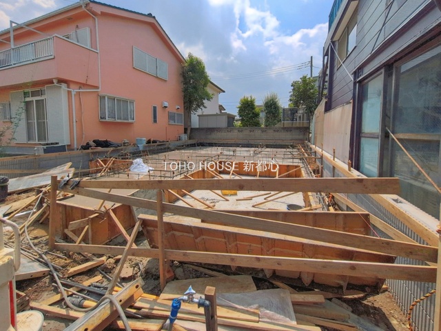 草加市新里町