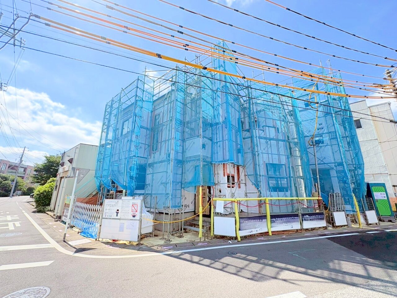 19帖超のLDKは家族の会話が弾むコミュニケーション重視のレイアウト。(令和8年7月撮影)