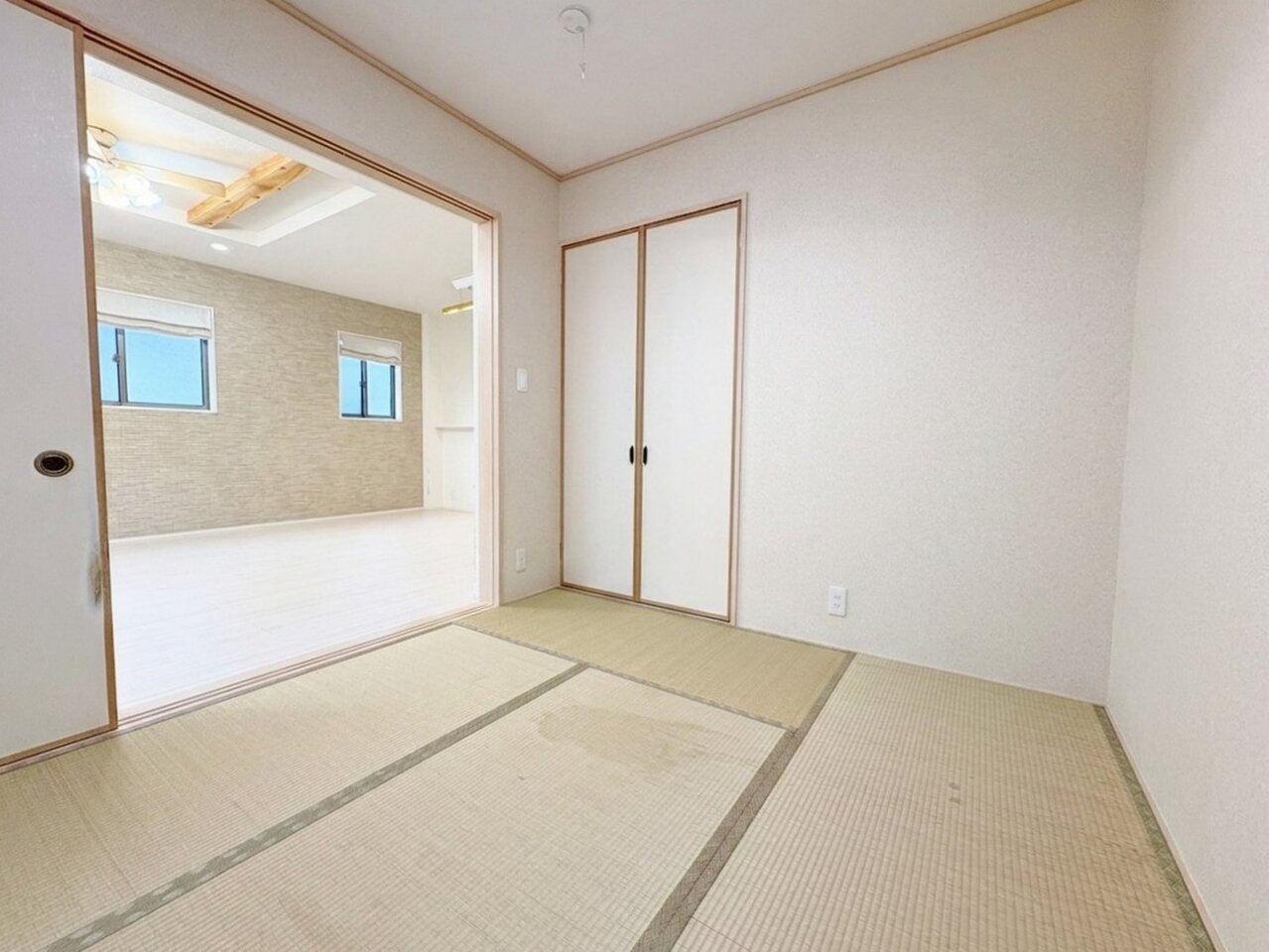 和室がある幸せ。時にはゆったりと畳の上で過ごしたいものです。