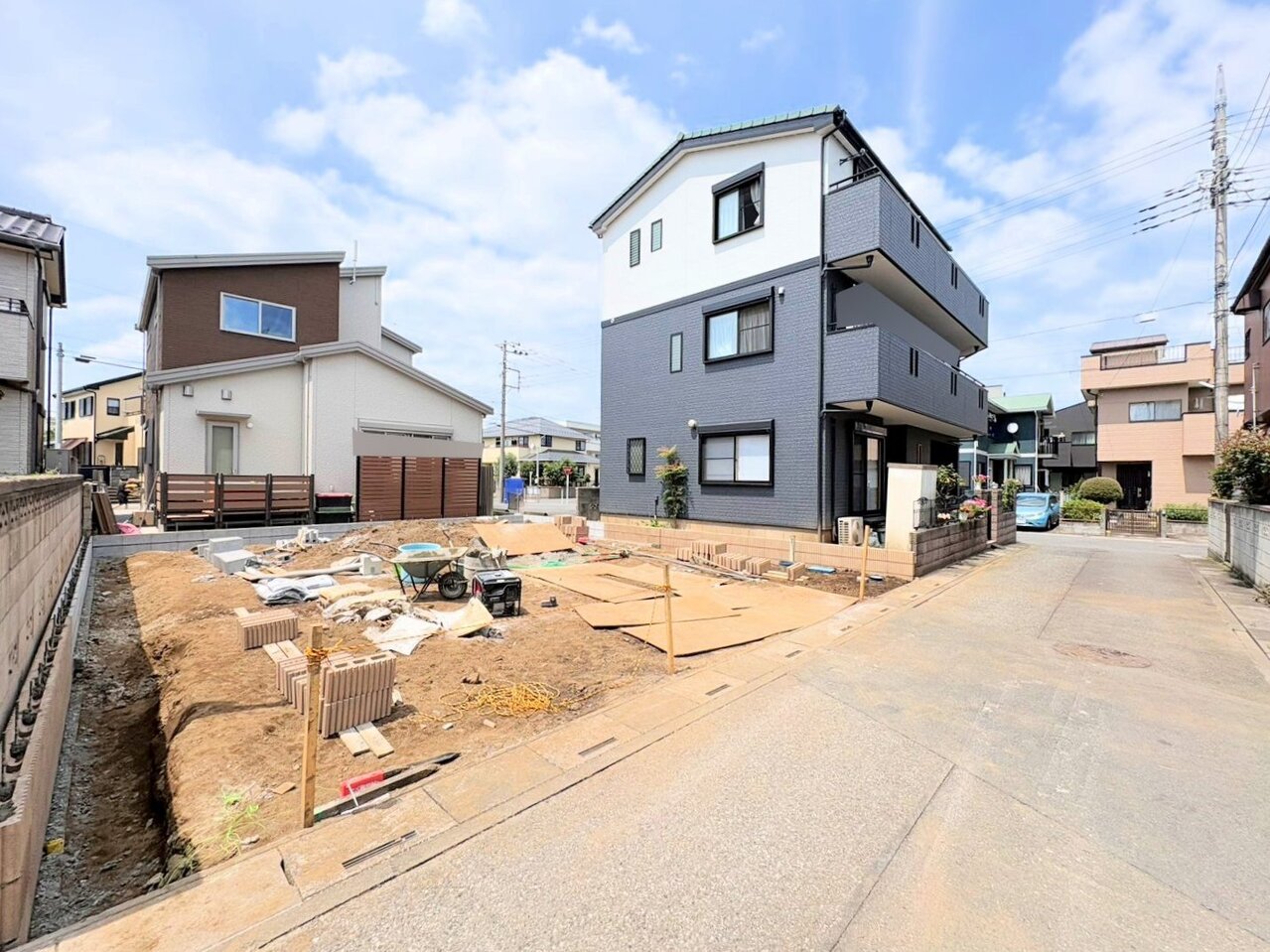 17帖のLDKには人気の続き間和室を備えた間取りです。(令和8年7月撮影)