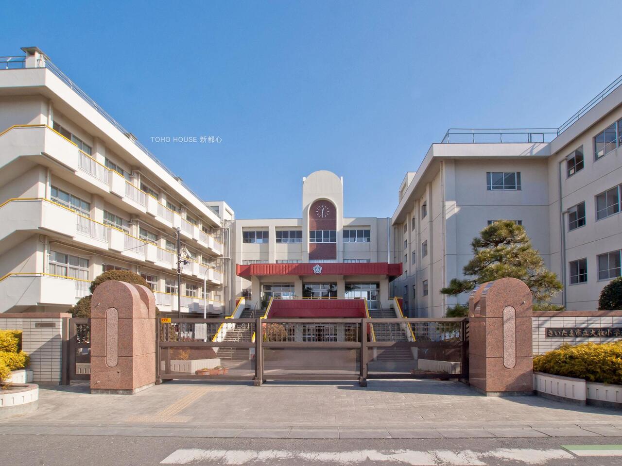 大牧小学校まで約750m