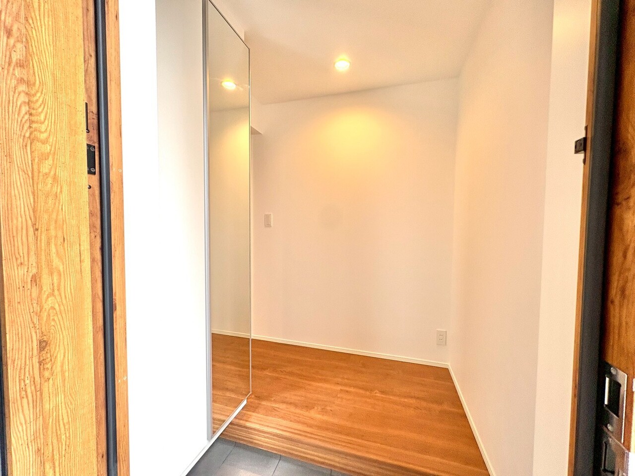 毎日利用する玄関は明るく快適にそして豪華でありたい。