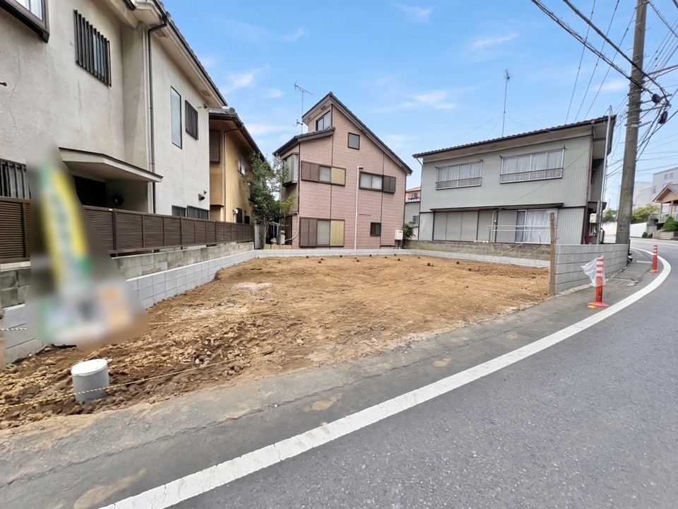 リビングの一角にはスタディカウンターを設けました。在宅ワークにもおすすめ。(令和8年7月 撮影)