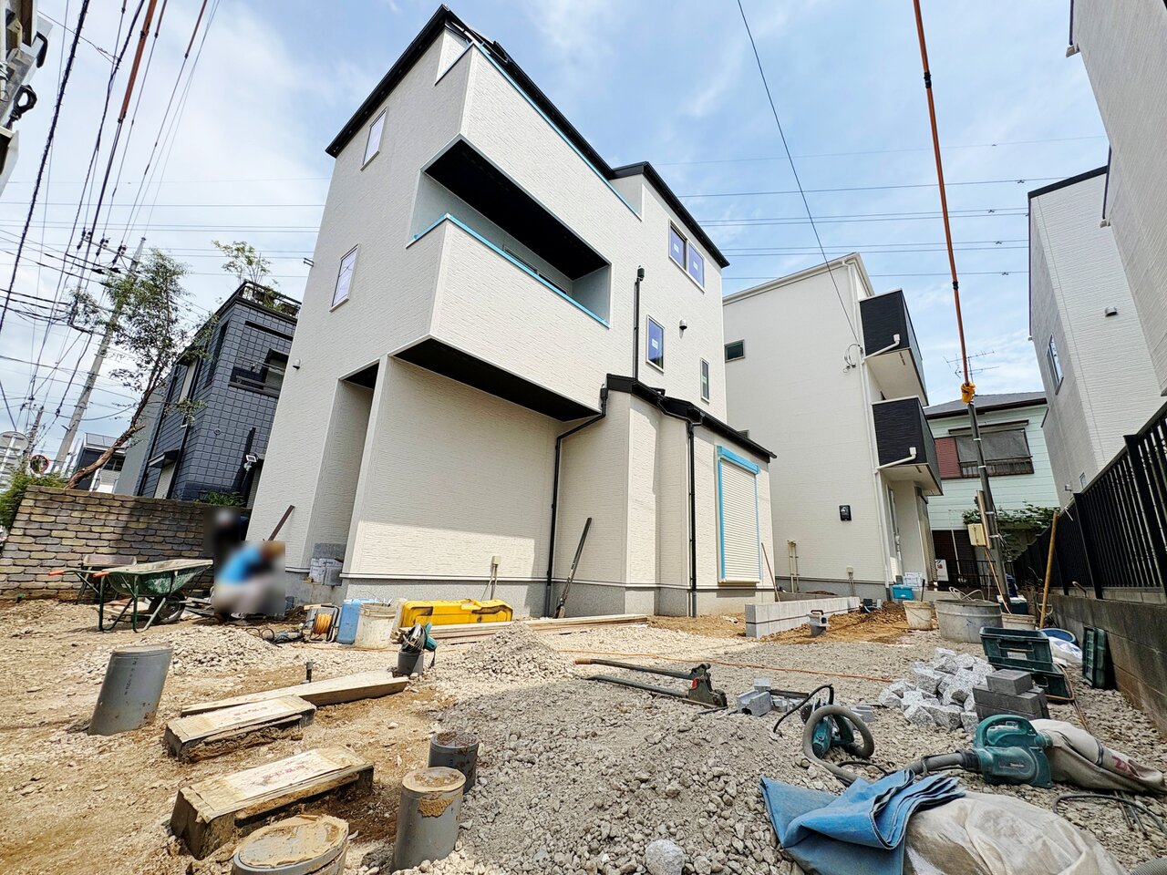 自然と家族のコミュニケーションが生まれるリビングイン階段を採用。(令和8年8月撮影)