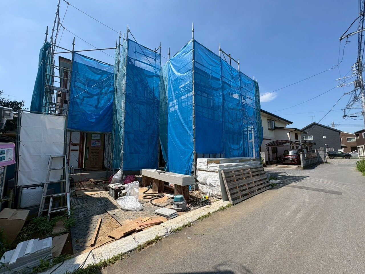 アウトドア用品やゴルフバッグなどの保管に最適な土間収納を設けました。(令和8年7月 撮影)