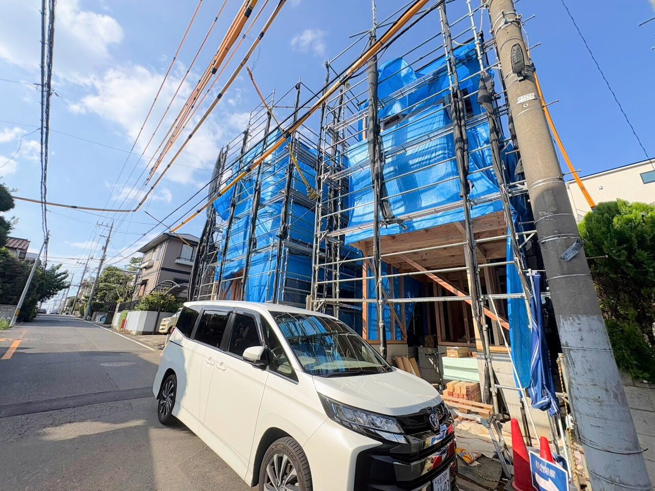 リビングには床暖房が完備されており、快適な空間でお過ごしいただけます。(令和8年7月撮影)