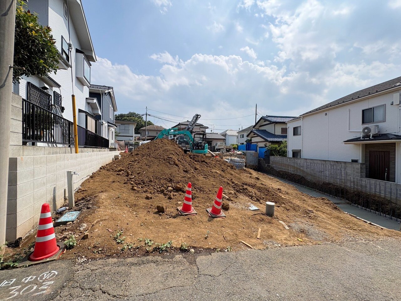 小・中学校まで徒歩10分圏内で通学も安心。自然を身近に感じられる住環境。(令和8年7月撮影)