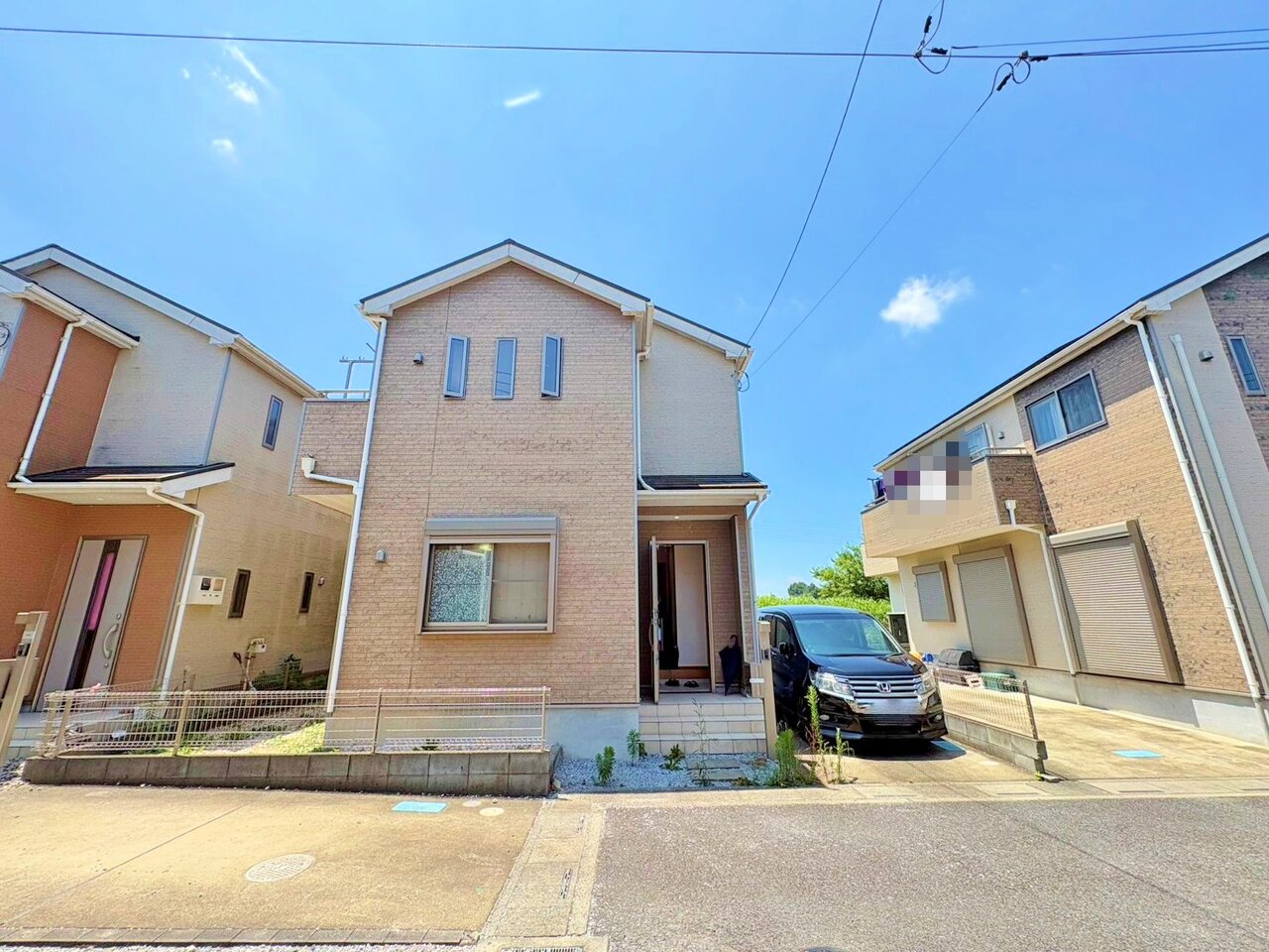 2階は全居室6帖以上、各部屋に収納スペースを確保しています。