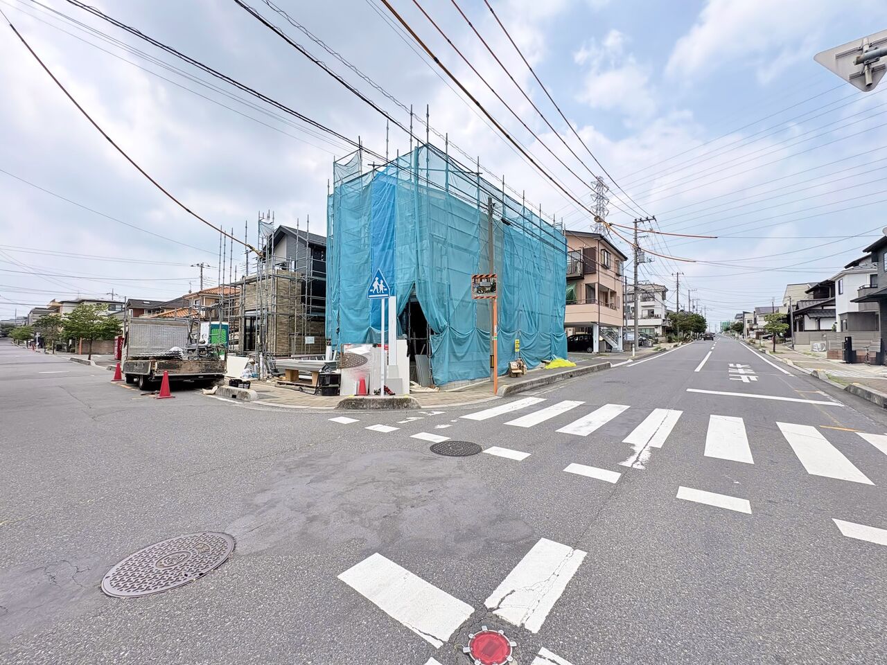 ２階は全居室二面採光、採光に富んだ設計で明るい空間を演出。(令和8年7月撮影)