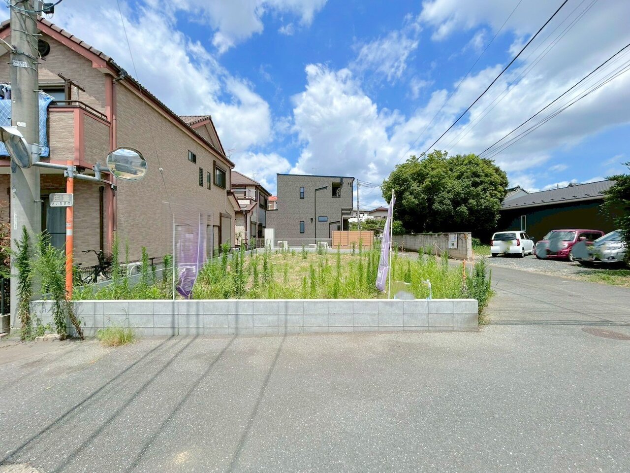 二部屋から出入りできるバルコニーはお洗濯物が多い日でも安心です。(令和8年7月 撮影)