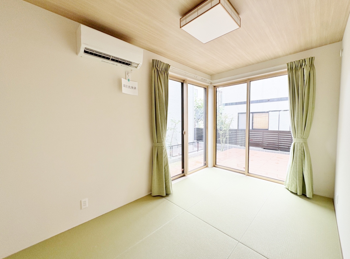 心から寛げる寝室で心地よいひと時を楽しめます。