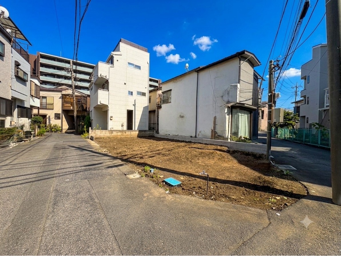 15帖のLDK横には使い勝手の良い続き間の洋室を設けました。(令和8年8月撮影)