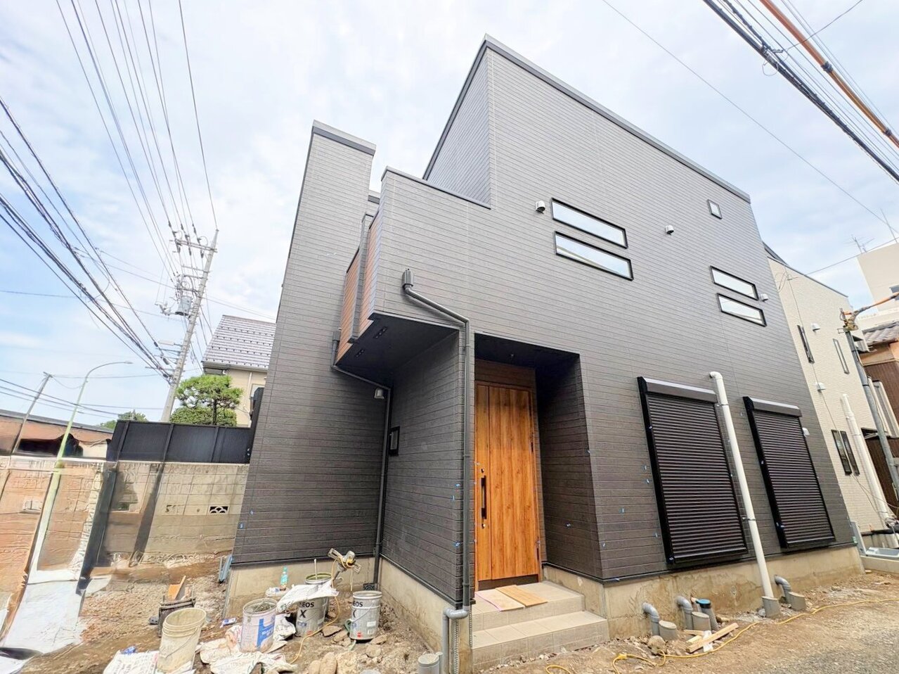 西川口駅まで徒歩12分、コンビニスーパーまで徒歩5分圏内で買い物にも便利。(令和8年7月撮影)
