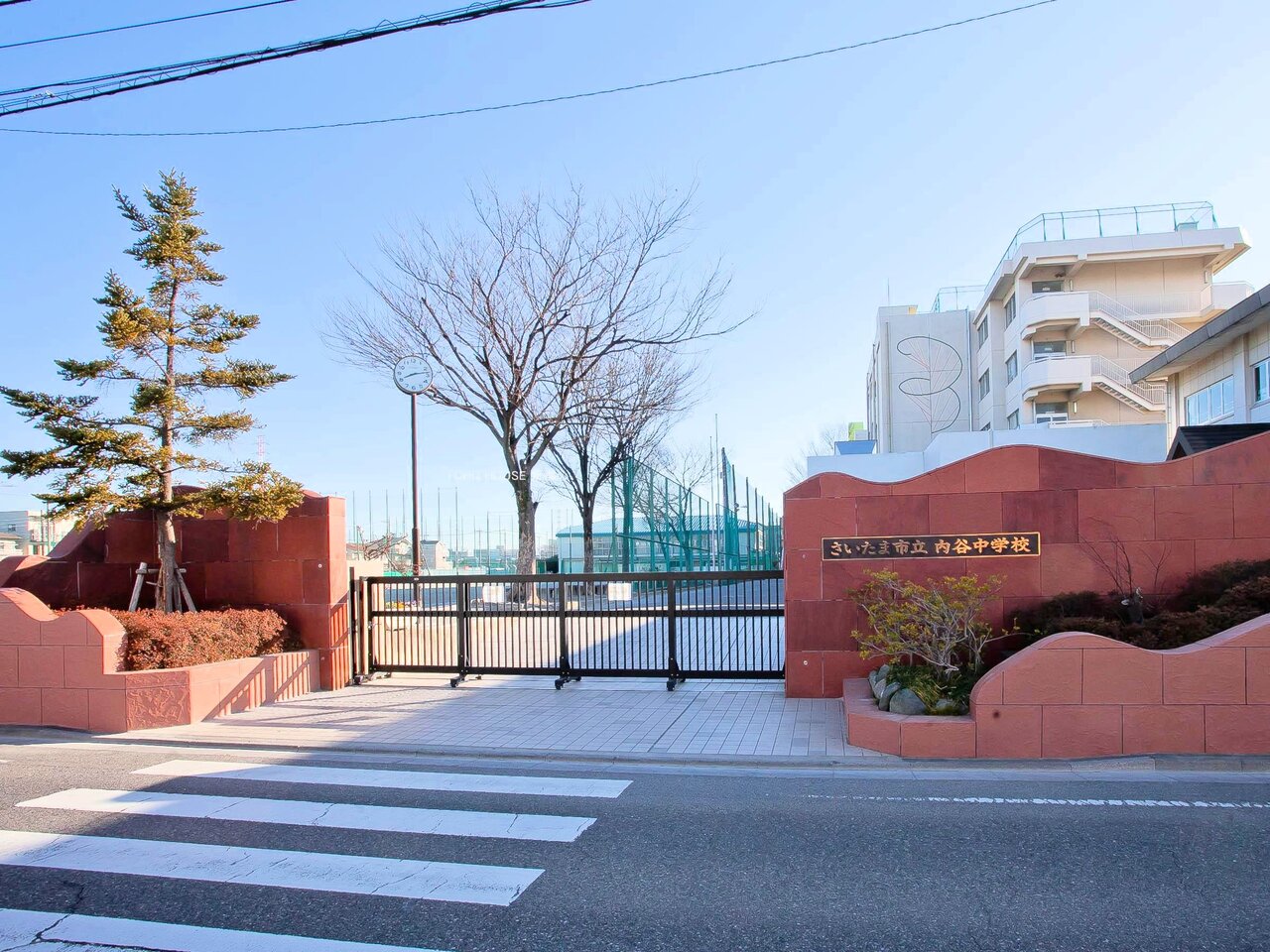 内谷中学校まで約850m