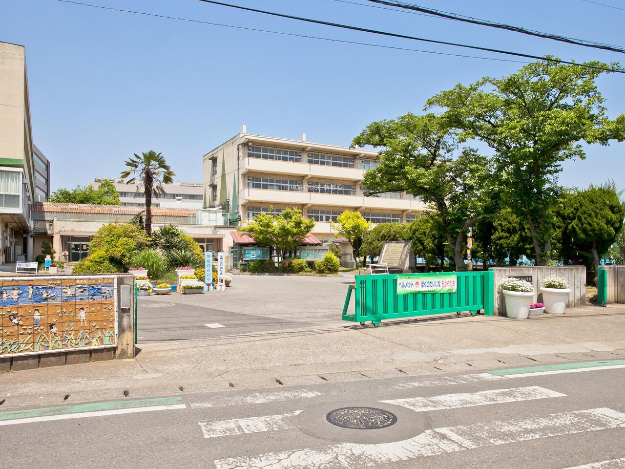 芝川小学校まで約450m