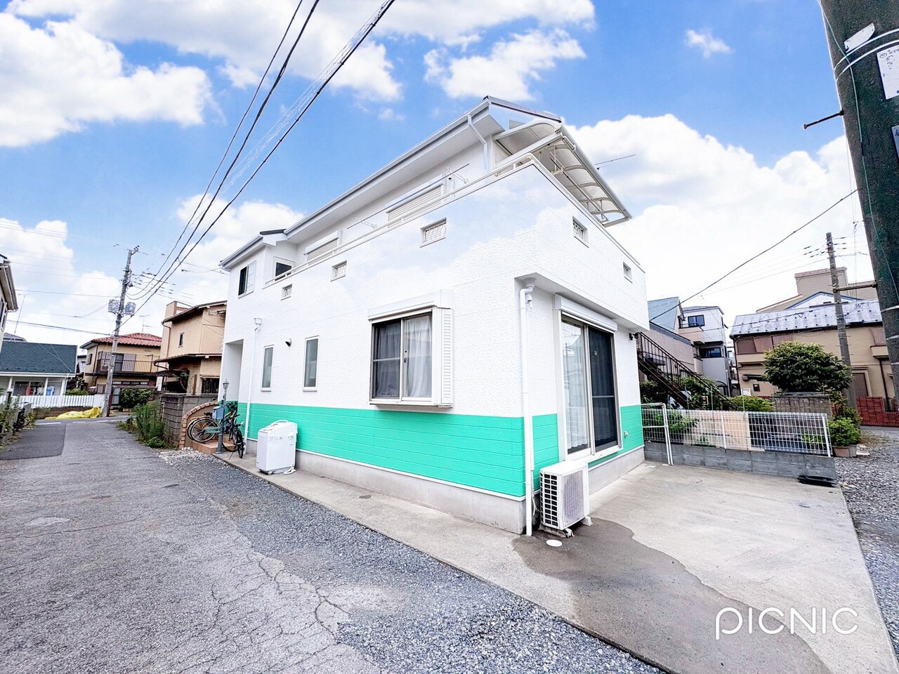 キッチンそばに洗面所、浴室を集めた無駄のないコンパクトな家事動線です。