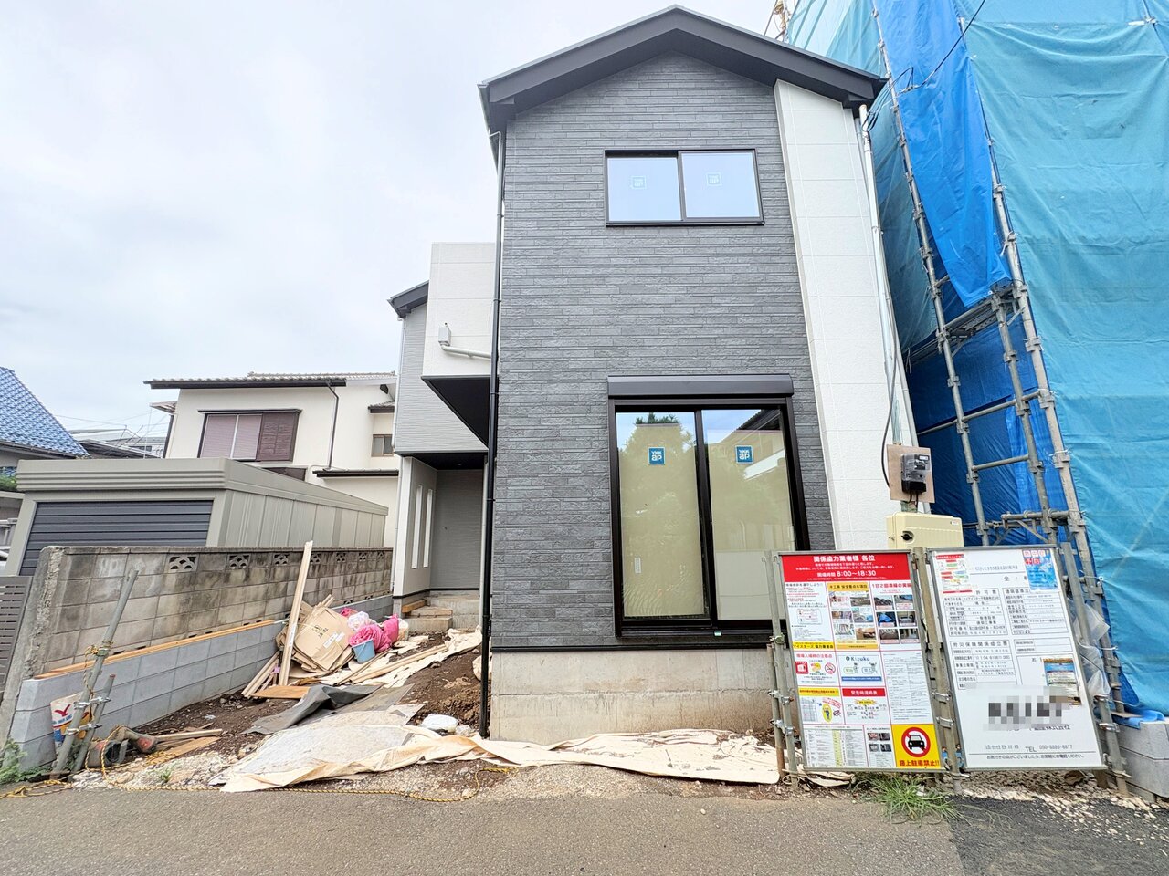 【3号棟】優雅な佇まいの邸宅。重厚感ある意匠に心魅せられます。(令和8年8月撮影)