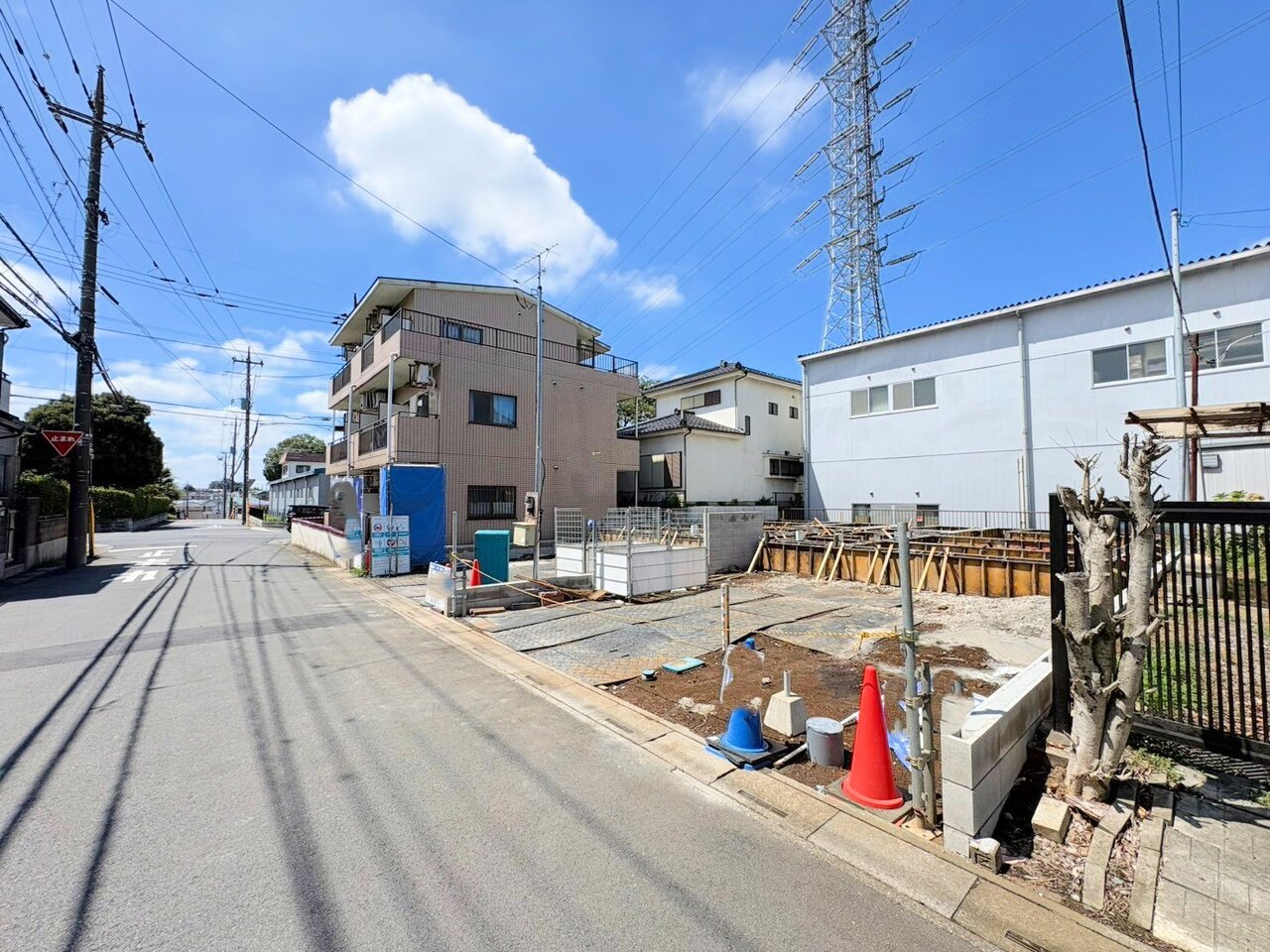 二部屋から出入りできる続きバルコニーを配置しています。(令和8年8月撮影)