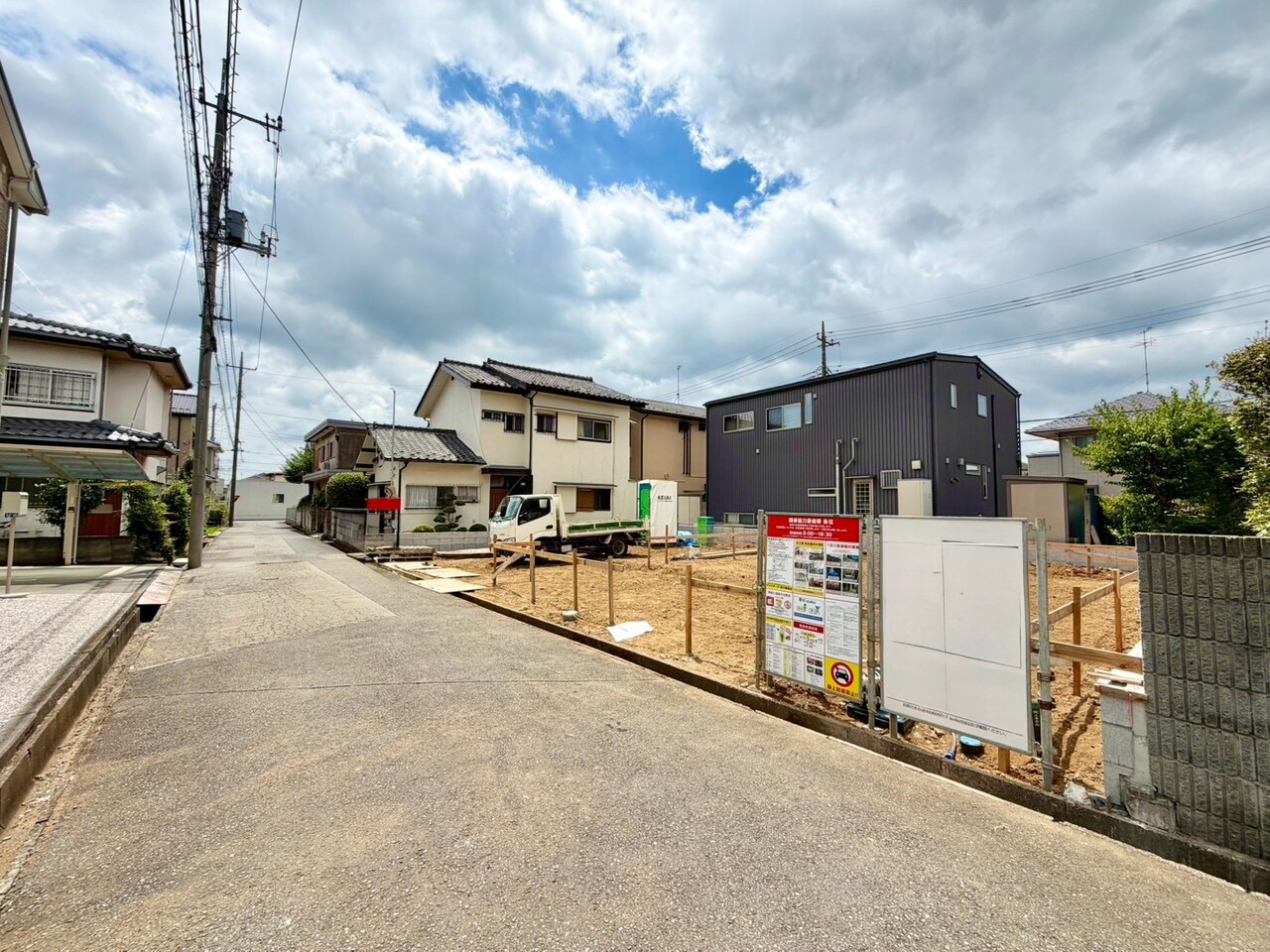 玄関にはＳＩＣを備えており、たくさんの靴をすっきりと収納できます。(令和8年8月撮影)