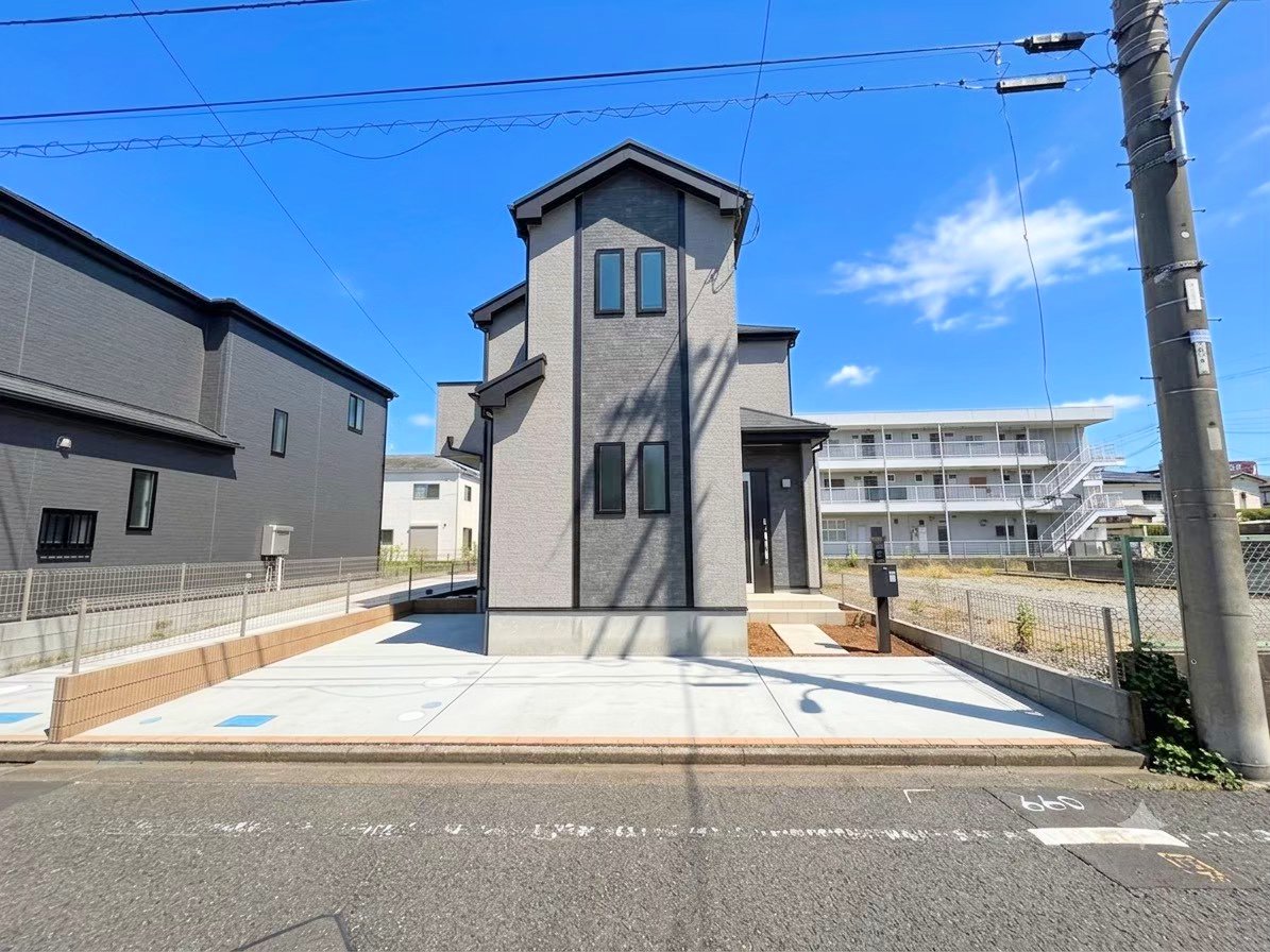 敷地面積は３４坪以上、全室南向きで日当たり良好なお住まいです。