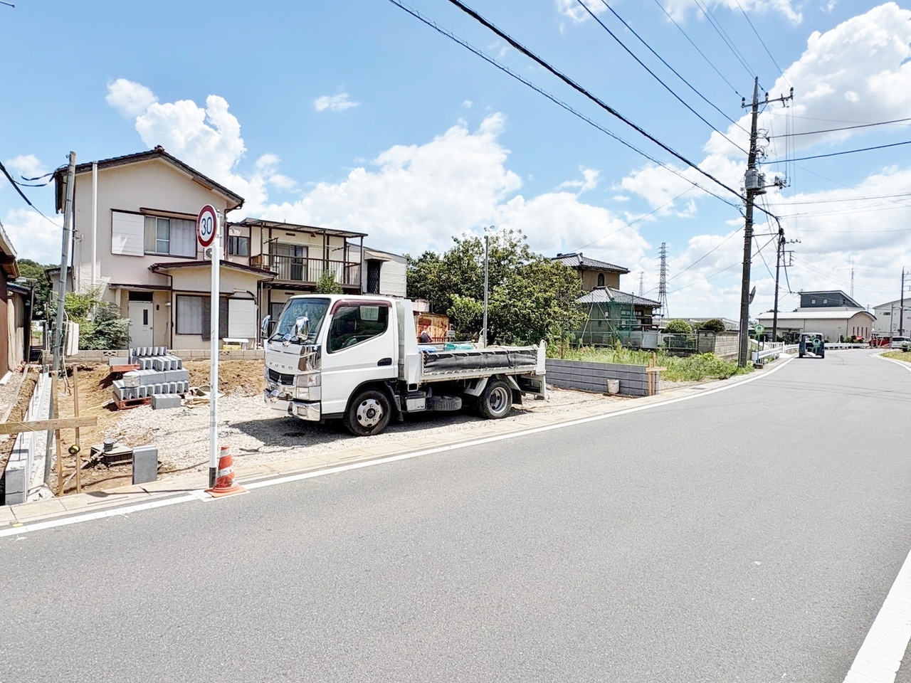 ひとつながりの空間になる、ＬＤＫと続き間の６帖和室付き。(令和8年8月撮影)