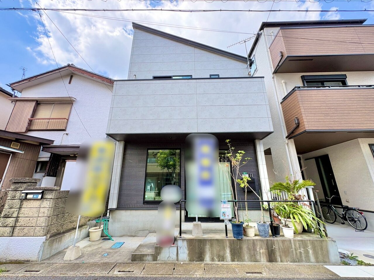 川口駅徒歩11分、プライベートサロンや事務所としても、在宅ワークにもぴったりのお住まいです。