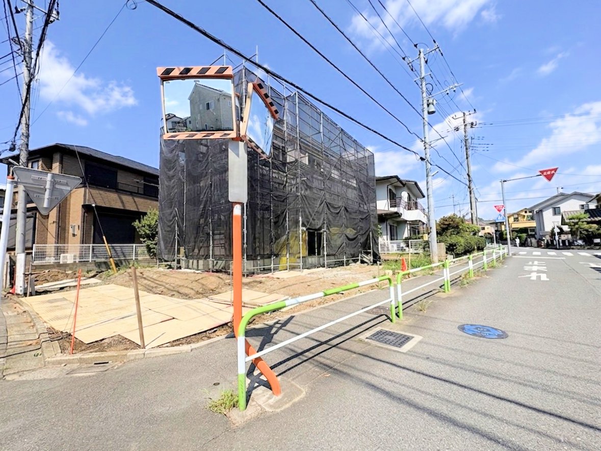 ゆったりとした駐車スペースは駐車の苦手な方も安心です。(令和8年8月 撮影)