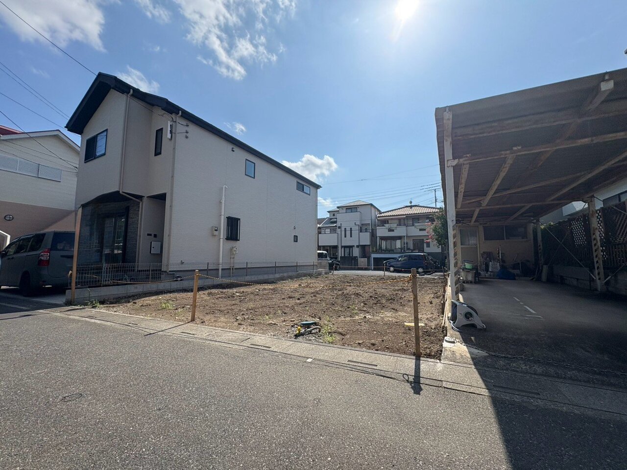 キッチン隣にスペースがあり、多用途にお使いいただけます。(令和8年8月 撮影)