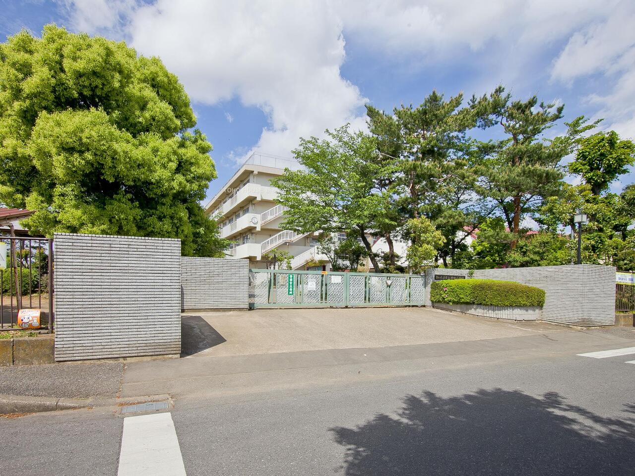 神田小学校まで約290m