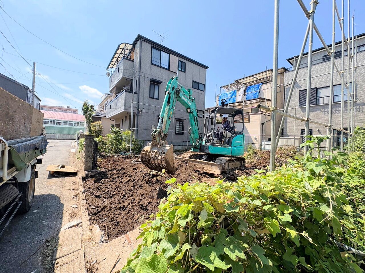 小学校まで徒歩３分、生活関連施設まで徒歩圏内です。(令和8年8月撮影)