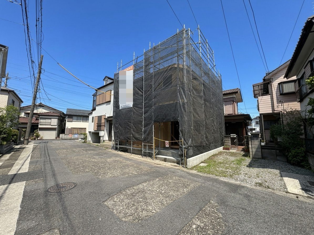 １７帖のＬＤＫは一体感のある対面式キッチンを採用。(令和8年9月撮影)