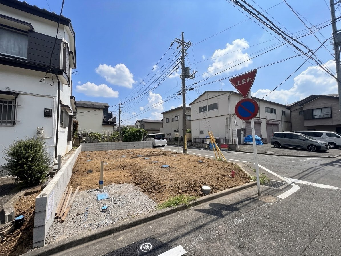 自然と家族のコミュニケーションが生まれるリビングイン階段を採用。(令和8年8月撮影)
