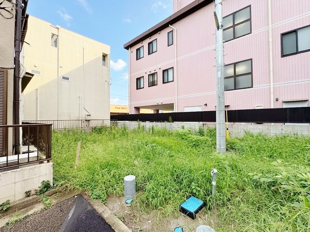 LDKは広々17.03帖、カウンターキッチンを採用しています。(令和8年9月 撮影)