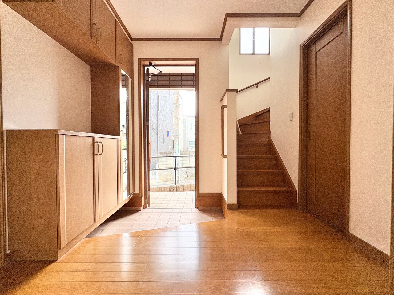 シンプルな清潔感の中にも少しのお洒落感が欲しいものです。