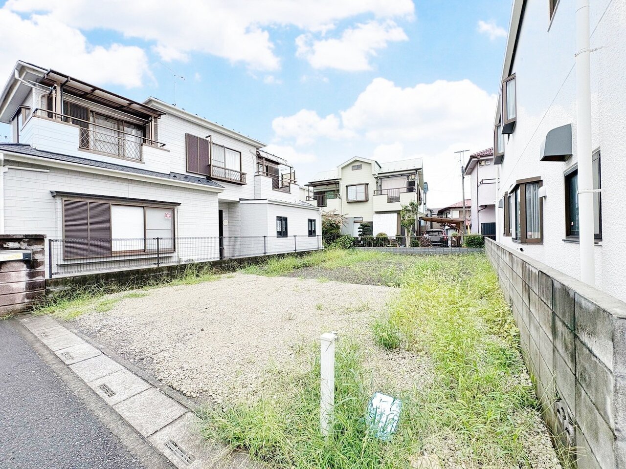 LDKは広々18.7帖、カウンターキッチンを採用しています。(令和8年9月 撮影)