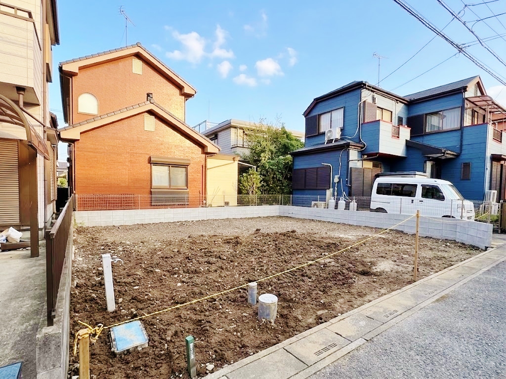 全居室２面採光、バルコニーから明るい陽射しが入ります。(令和8年9月撮影)