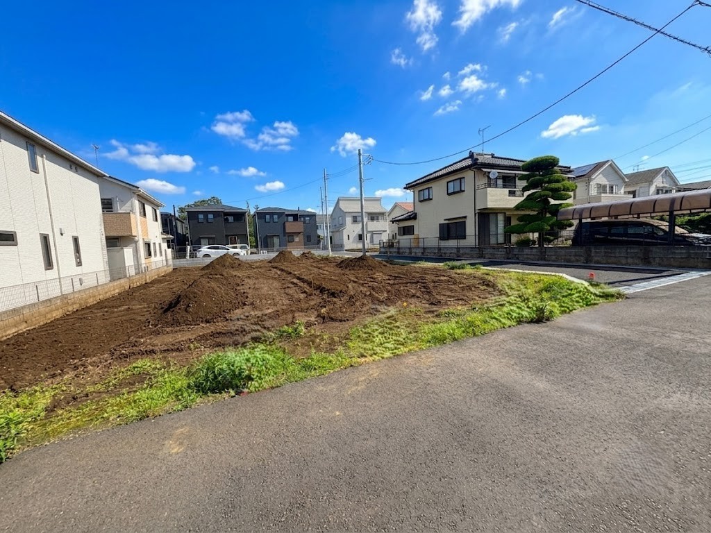 南道路に面し1日中自然光が差し込みます。(令和8年9月 撮影)
